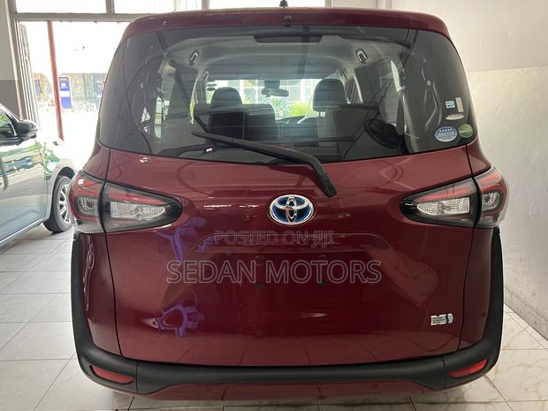 Toyota Sienta 2019 Burgundy