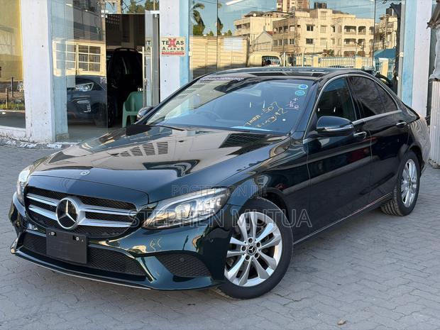 Mercedes-Benz C200 2019 Green
