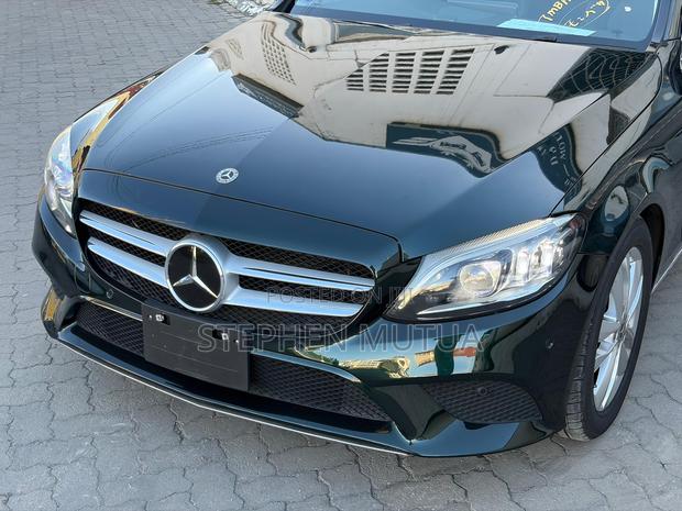 Mercedes-Benz C200 2019 Green