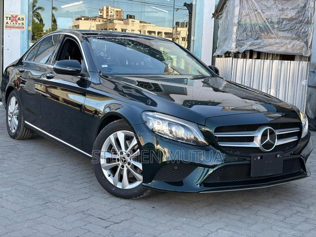 Mercedes-Benz C200 2019 Green