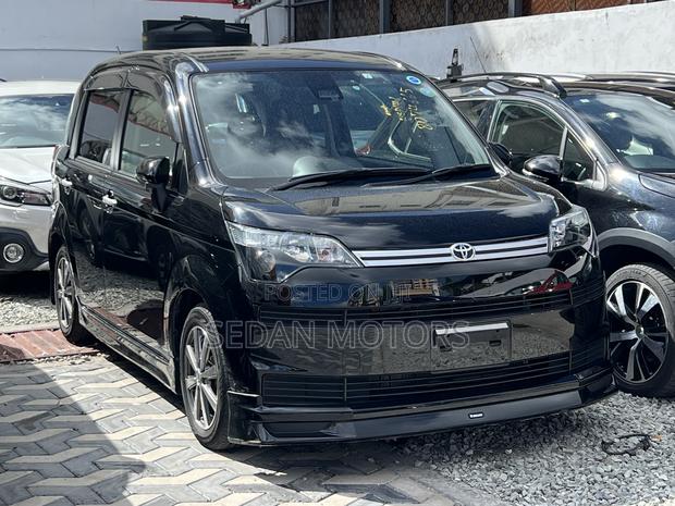 Toyota Spade 2019 Matt Black