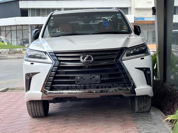 Lexus LX 2020 Off white