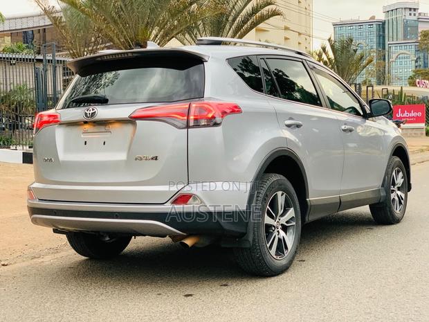 Toyota RAV4 2019 Silver