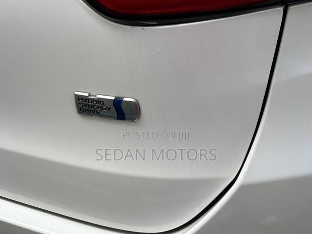 Toyota Harrier 2.5 Hybrid 4WD 2019 White