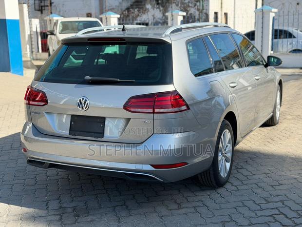 Volkswagen Golf 2019 Silver