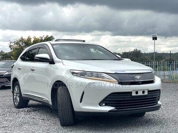 Toyota Harrier 2.0 2019 White