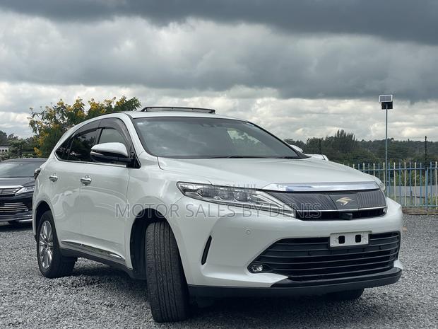 Toyota Harrier 2.0 2019 White