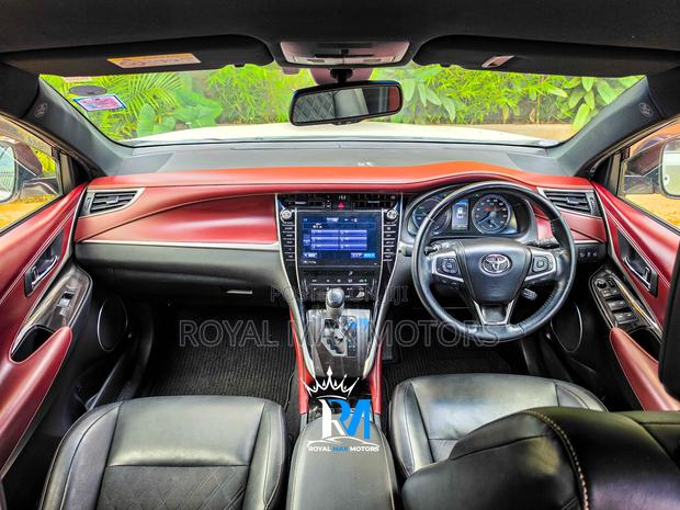 Toyota Harrier 2.5 Hybrid 4WD 2019 White