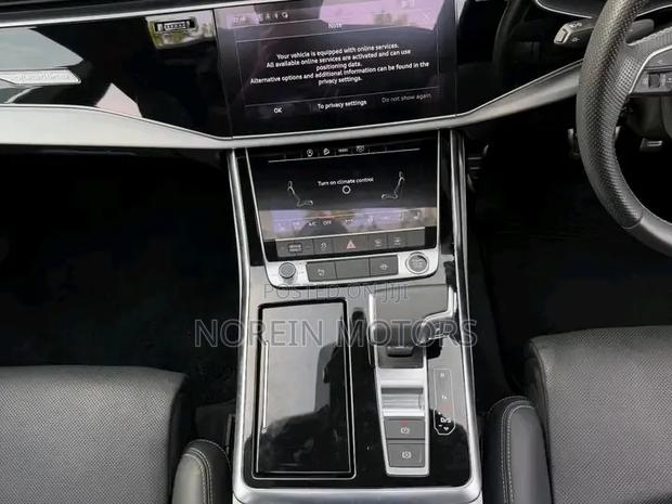 Audi Q8 2021 Green