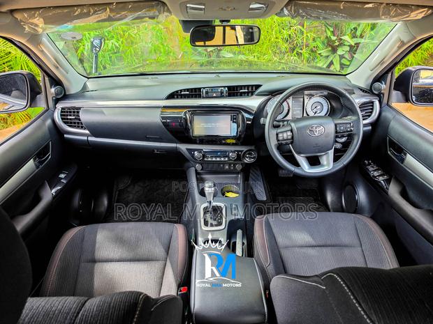 Toyota Hilux Revo Double Cab Deisel 2.4 AWD 2021 Black
