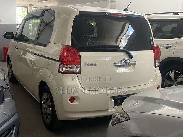 Toyota Porte 2019 Beige