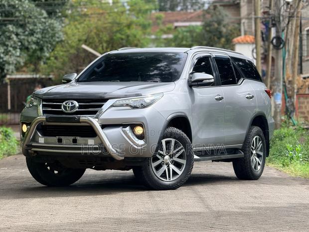 Toyota Fortuner 2017 Silver