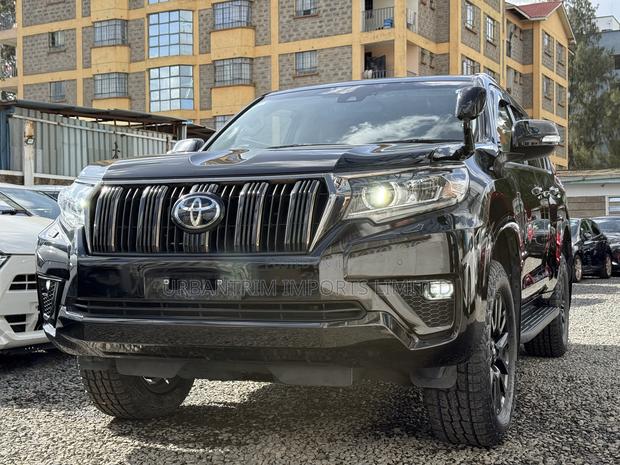 Toyota Land Cruiser Prado 2.8 2022 Black