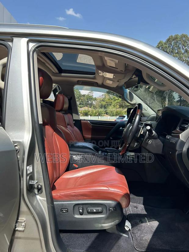 Lexus LX 570 AWD 2016 Gray