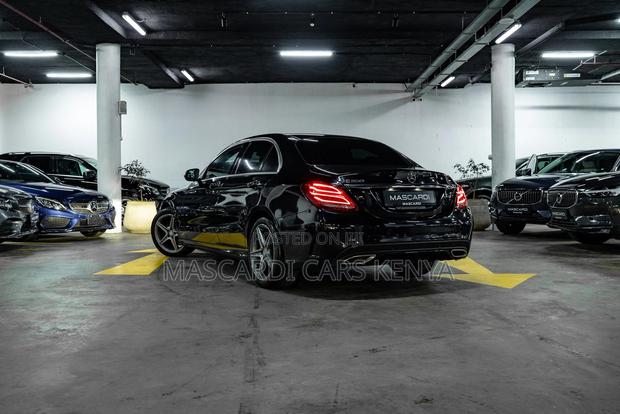 Mercedes-Benz C200 2017 Black