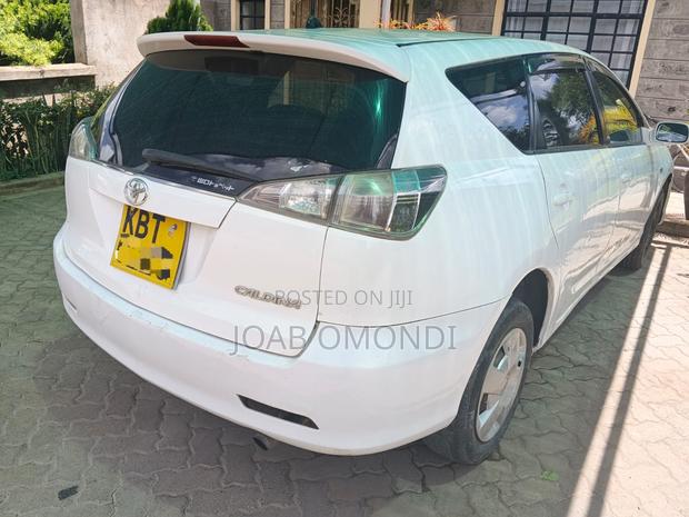 Toyota Caldina 2005 White
