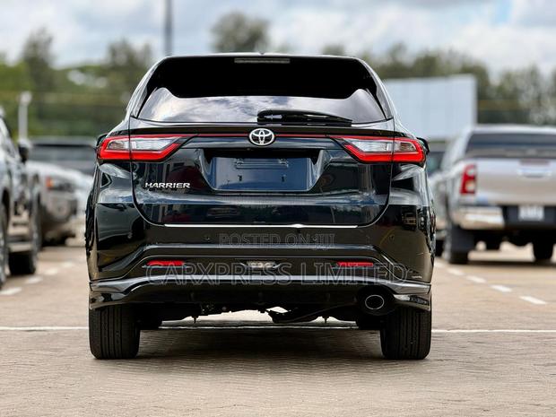 Toyota Harrier 2.0 Turbo 2019