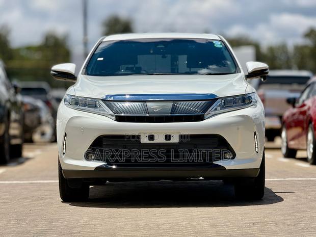 Toyota Harrier 2.0 4WD 2019 White