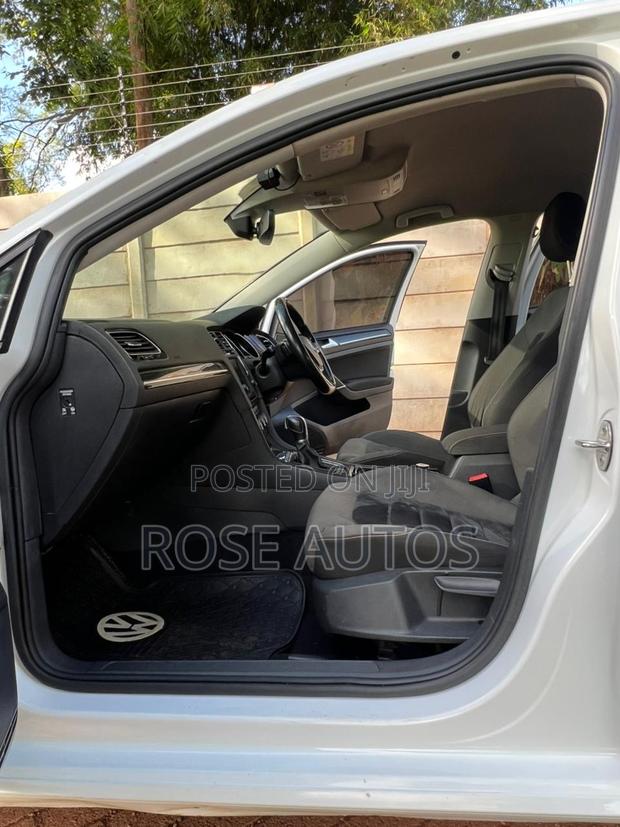 Volkswagen Golf TSI SE 4-Door FWD 2017 White