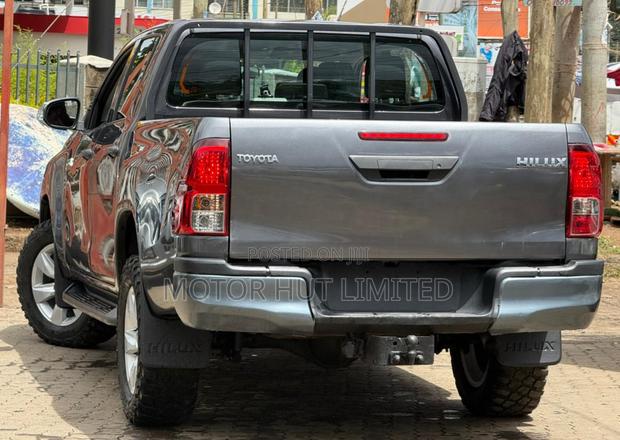 Toyota Hilux Revo Double Cab Deisel 2.4 AWD 2019 Gray
