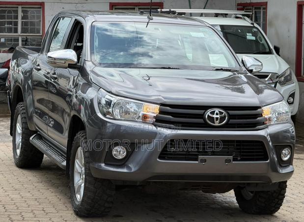 Toyota Hilux Revo Double Cab Deisel 2.4 AWD 2019 Gray