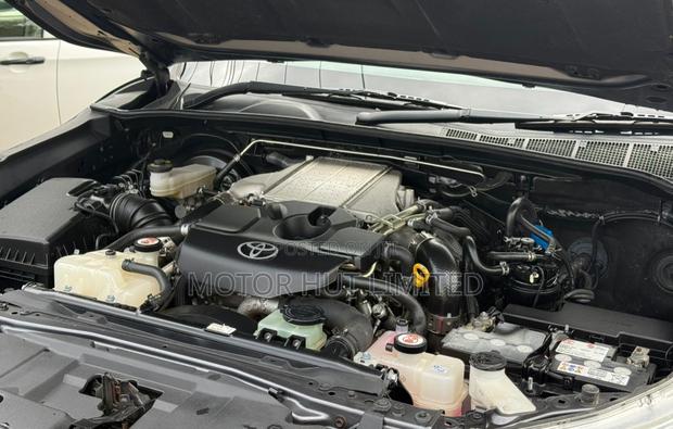 Toyota Hilux Revo Double Cab Deisel 2.4 AWD 2019 Gray