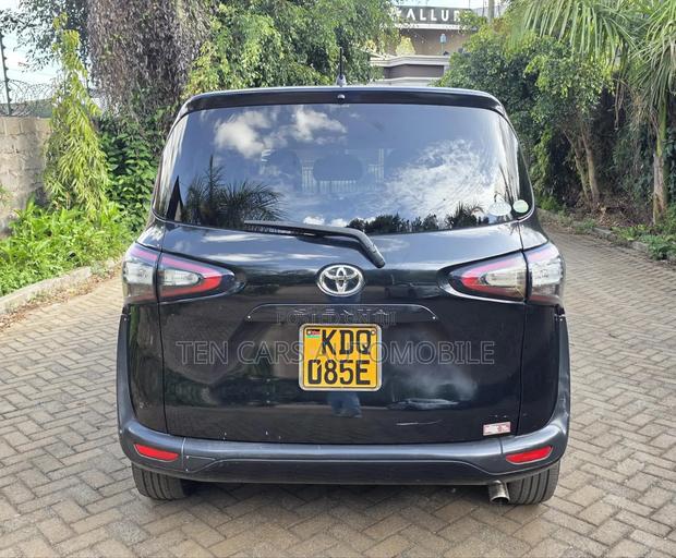 Toyota Sienta 2017 Black