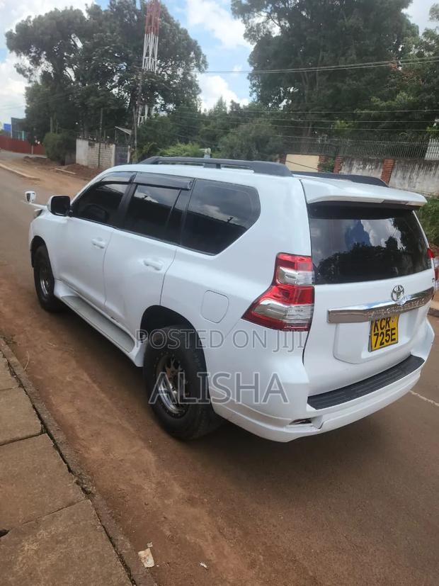 Toyota Land Cruiser Prado 2011 White