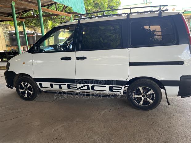 Toyota TownAce 2001 White