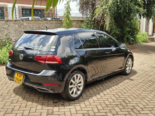 Volkswagen Golf TSI S FWD 2018 Black
