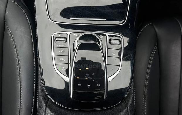 Mercedes-Benz E400 2019 Silver