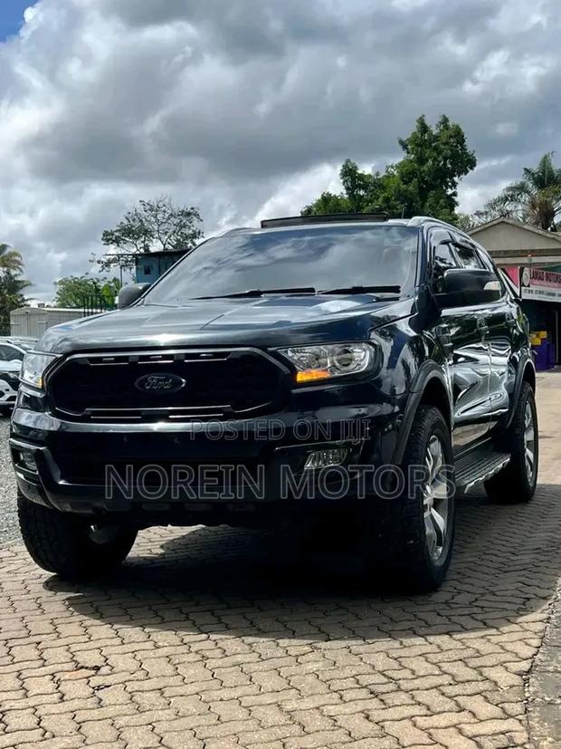 Ford Everest 2016 Matt Black