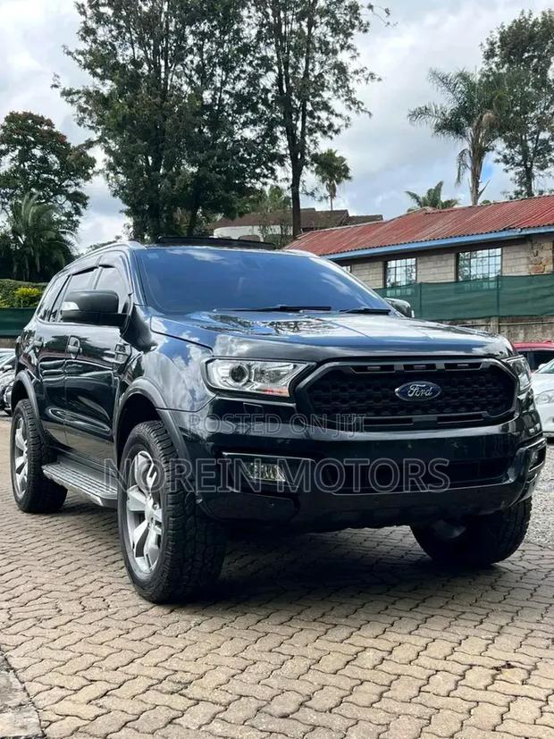 Ford Everest 2016 Matt Black