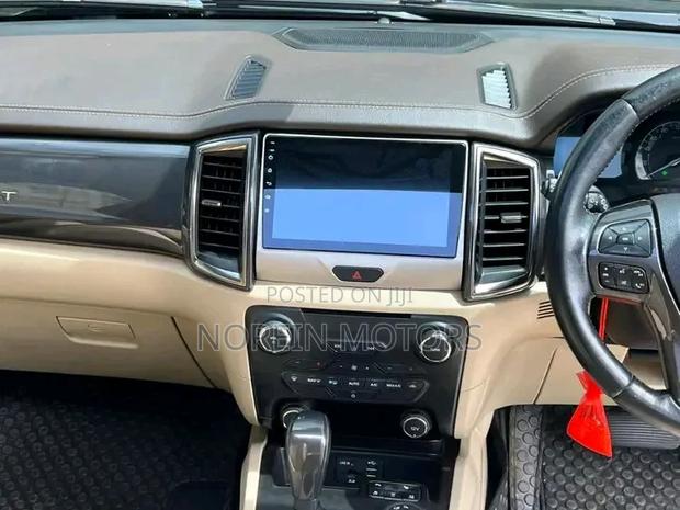 Ford Everest 2016 Matt Black