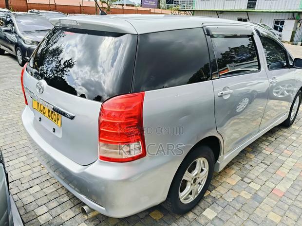 Toyota Wish 2007 Silver