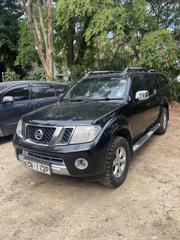 Nissan Navara 2.5 dCi Automatic 2011 Black for sale