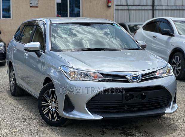 Toyota Corolla Fielder 1.5 Hybrid FWD 2020 Gray