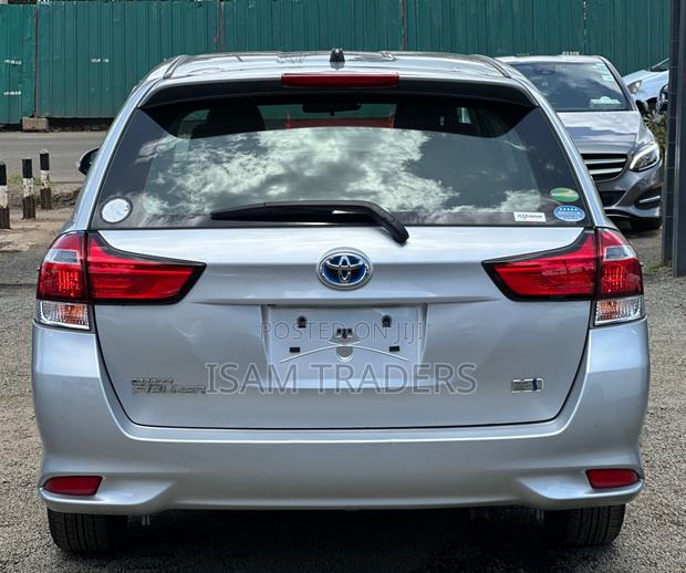 Toyota Corolla Fielder 1.5 Hybrid FWD 2020 Gray