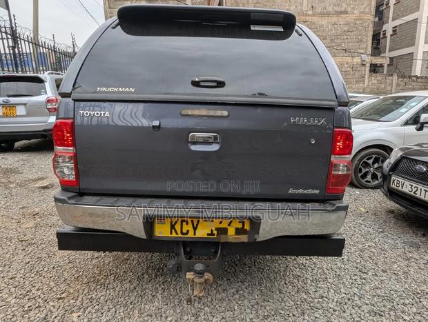 Toyota Hilux 2013 Gray