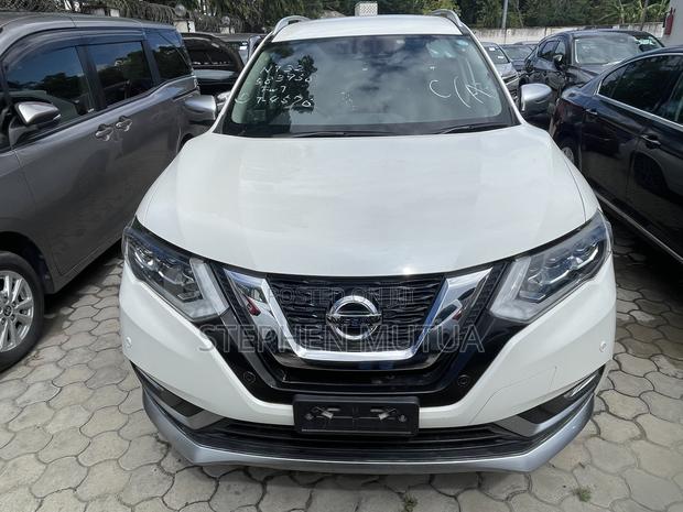 Nissan X-Trail 2.0 Petrol AWD 2019 White