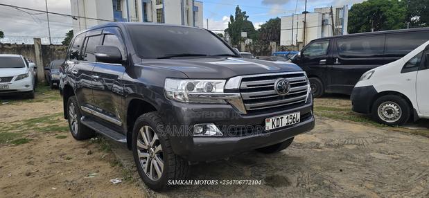 Toyota Land Cruiser 2019 Gray