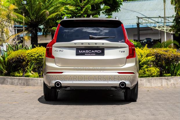 Volvo XC90 2018 Gold