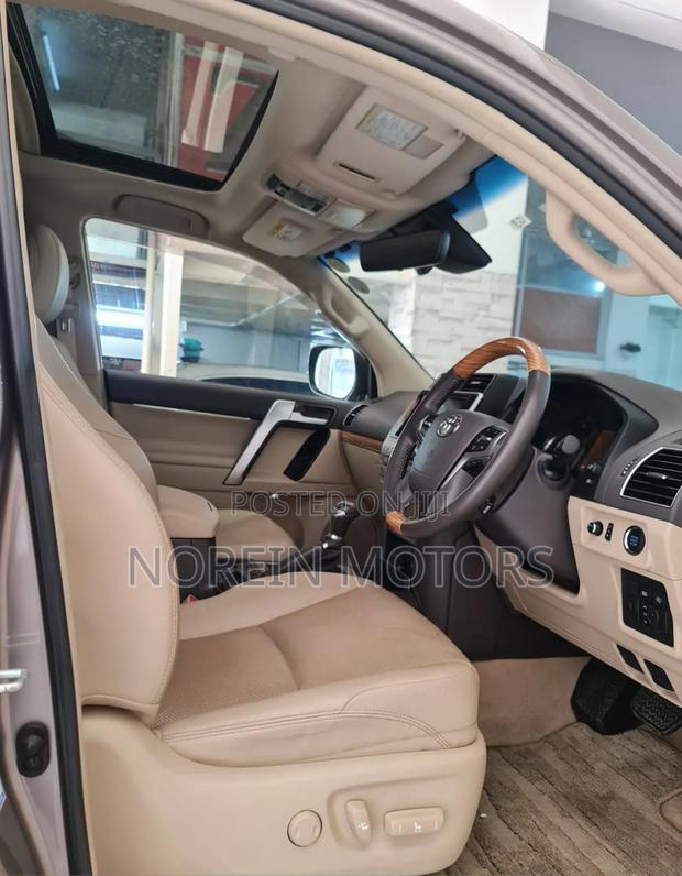 Toyota Land Cruiser Prado 2018 Silver