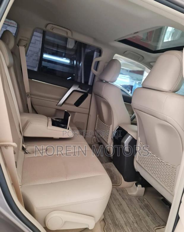 Toyota Land Cruiser Prado 2018 Silver