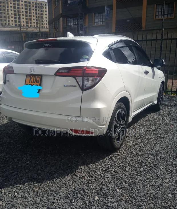 Honda Vezel 2017 White