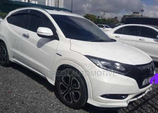 Honda Vezel 2017 White