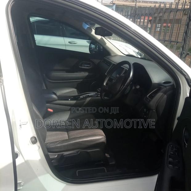 Honda Vezel 2017 White