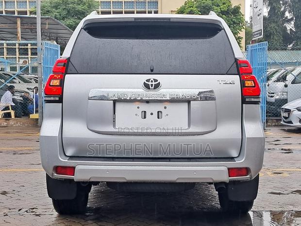 Toyota Land Cruiser Prado 2.8 2020 Silver