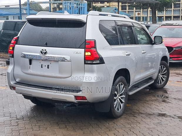 Toyota Land Cruiser Prado 2.8 2020 Silver