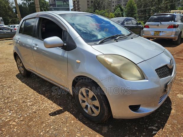 Toyota Vitz 1.3 FWD 5dr 2007 Silver